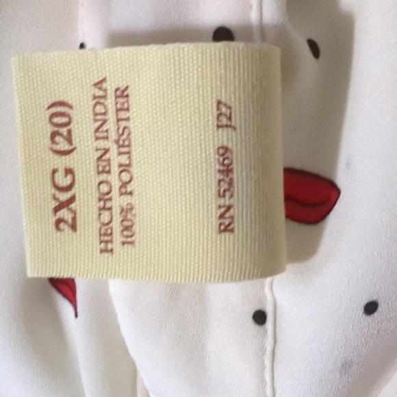 Faded Glory Button Up Top Size 16 Lips Pattern Polyester Non Wrinkle Long Sleeve - Picture 9 of 13